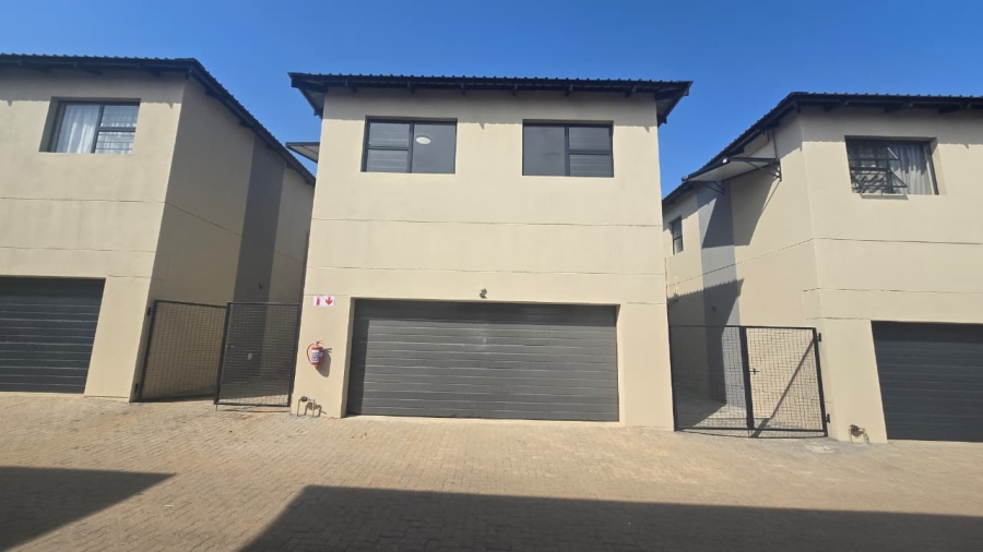 To Let 3 Bedroom Property for Rent in Cashan North West